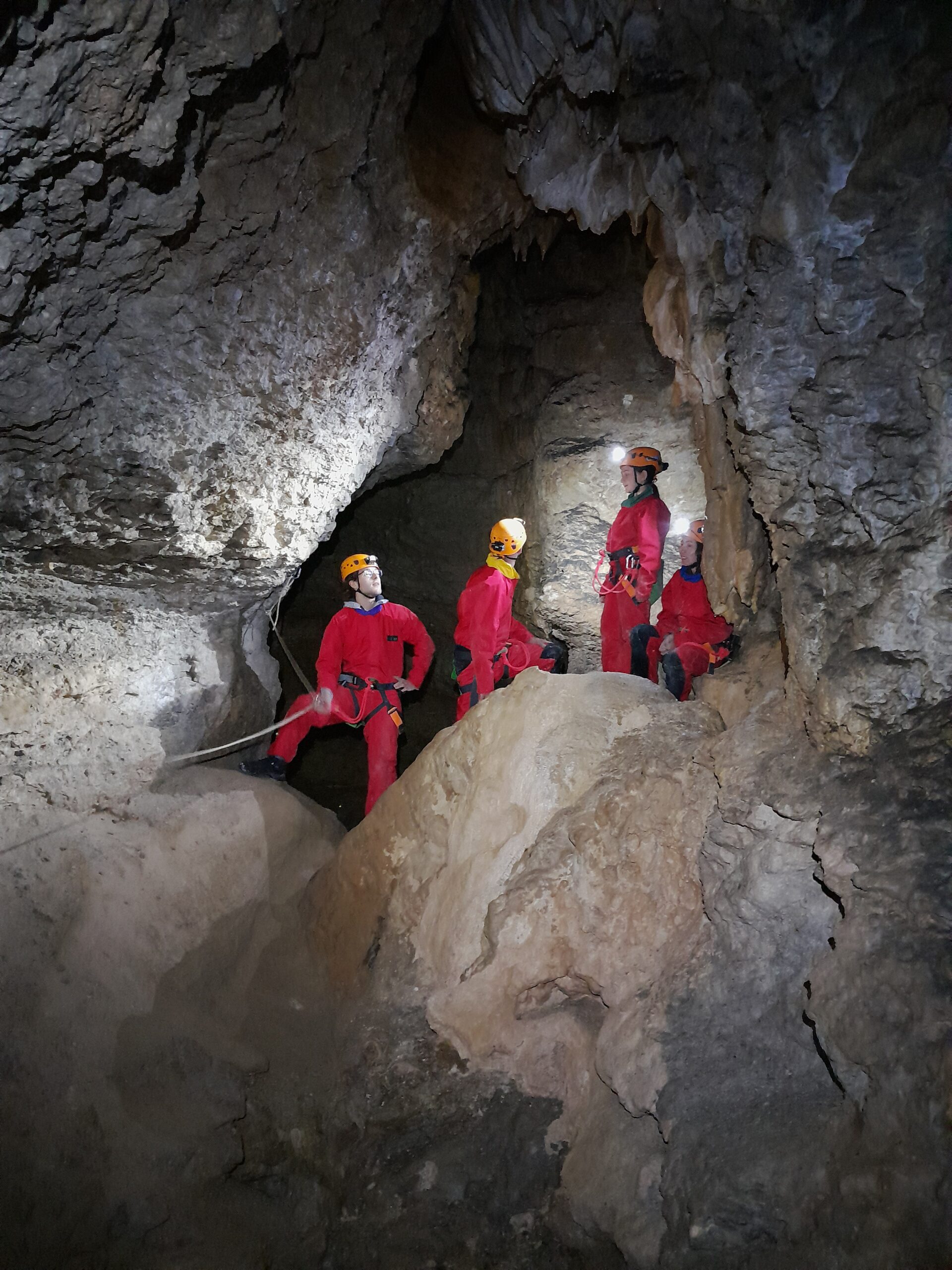 Sortie spéléologie intermédiaire dans le Jura