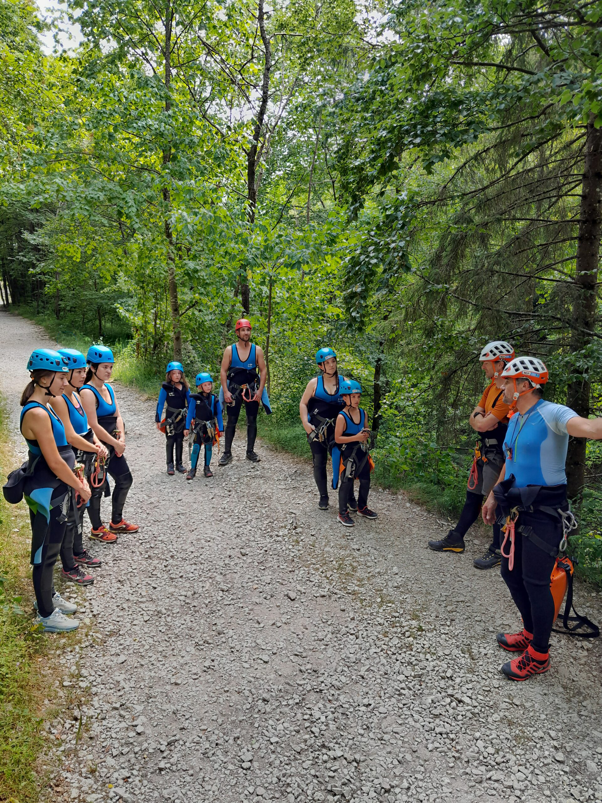 Groupe lors d’une sortie canyoning dans le Jura