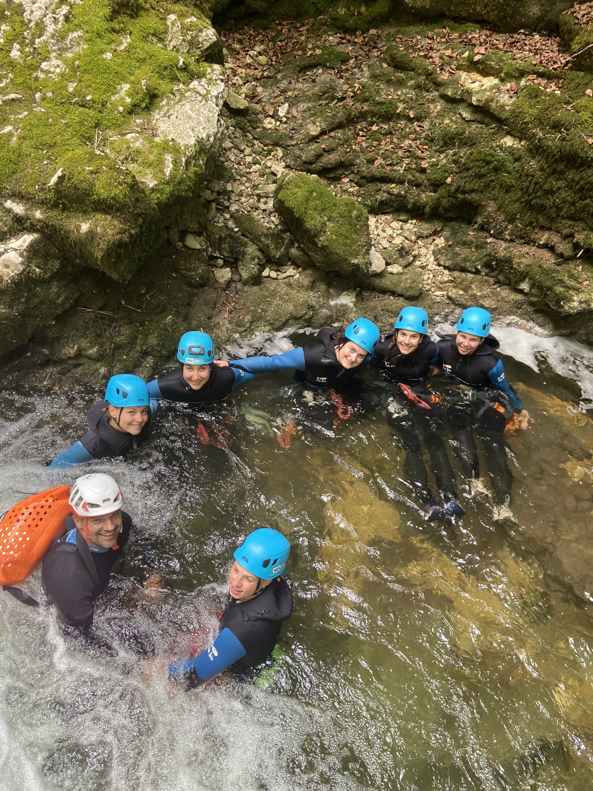 Groupe lors d’une sortie canyoning dans le Jura
